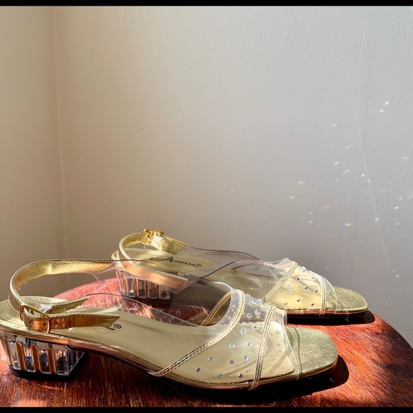 Vintage Clear & Gold PVC Lucite Block Heel Sandals - Picture 6 of 8